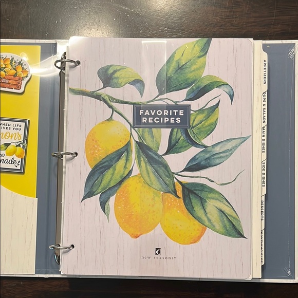 New Seasons Deluxe Recipe Binder - Picture 3 of 9